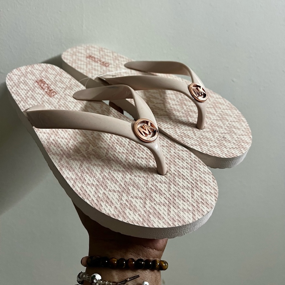 MICHAEL Michael Kors Women's MK Logo Flip Flops